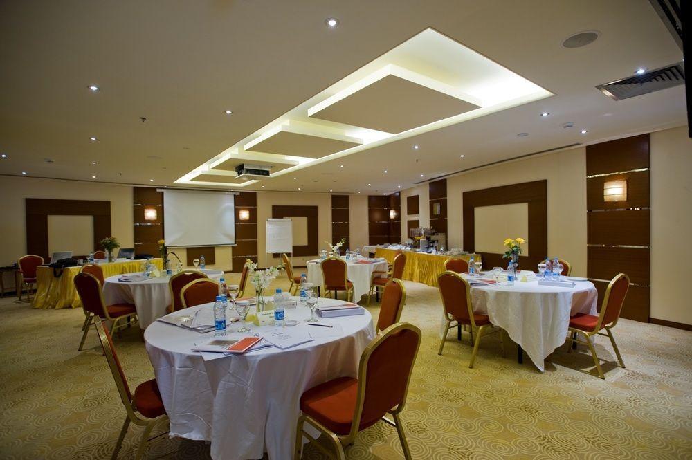Eastyard Khobar Hotel - Formerly Ramada By Wyndham Khobar Ngoại thất bức ảnh